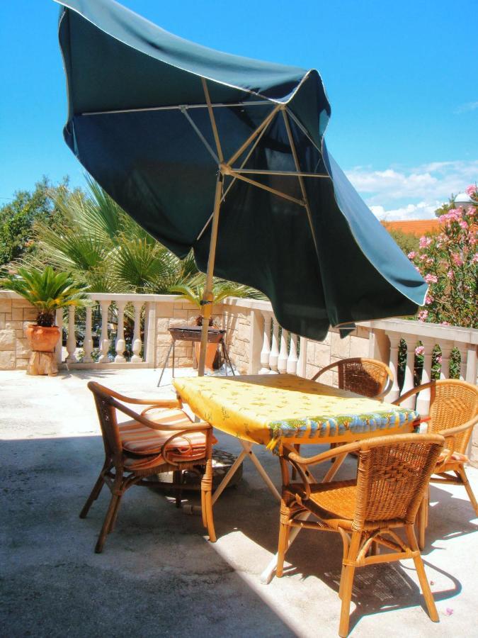 Apartmani Bepina Supetar Exterior photo