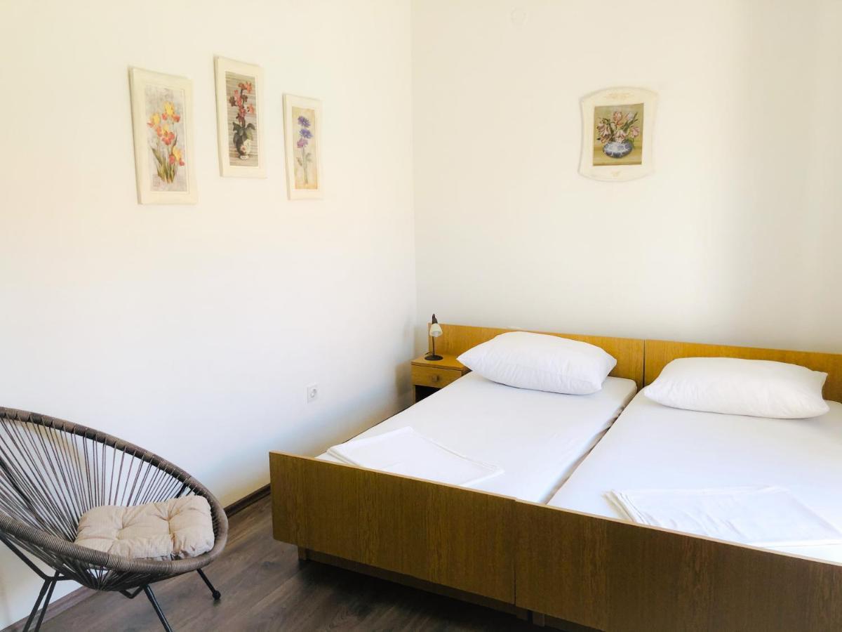 Apartmani Bepina Supetar Exterior photo